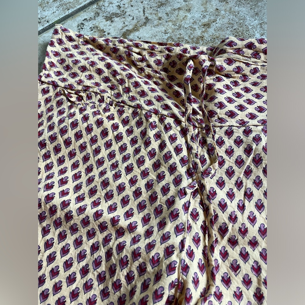 Patterned Cropped Pants - image 4